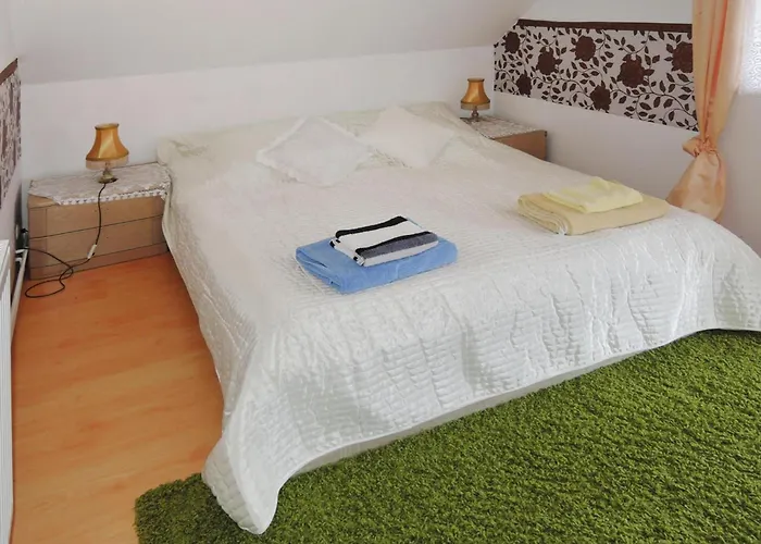 In بيت للعطل نوفي فاربنو